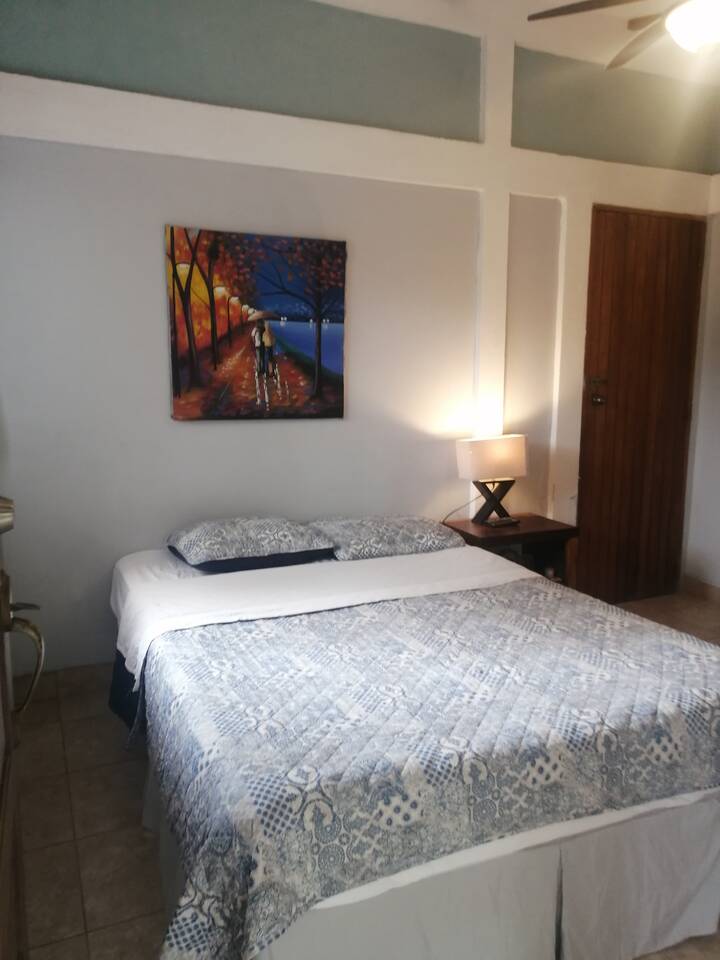 #7 - Value Room with shared bathroom